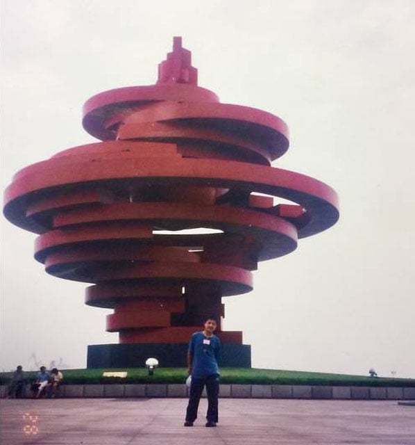 Married Couple Discover Themselves in Photo Shot 11 Years Before They Met |  PetaPixel