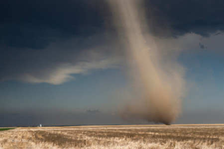 How I Ran at a Tornado for the Photo of a Lifetime | PetaPixel