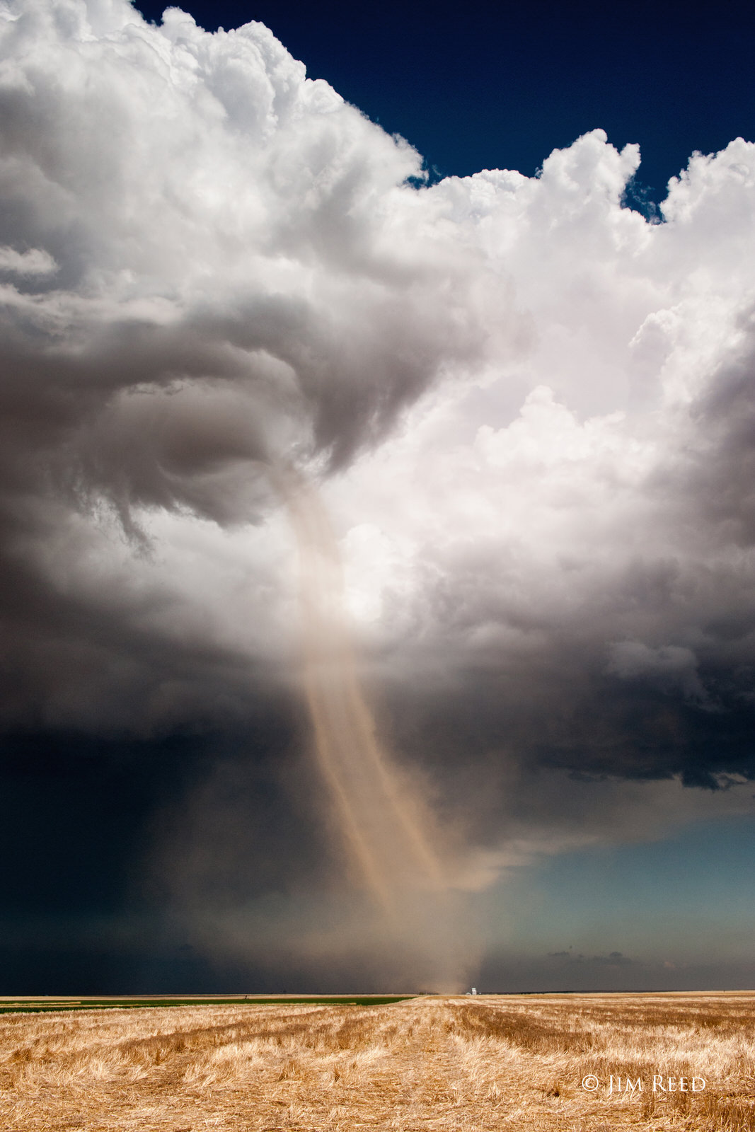 How I Ran at a Tornado for the Photo of a Lifetime | PetaPixel