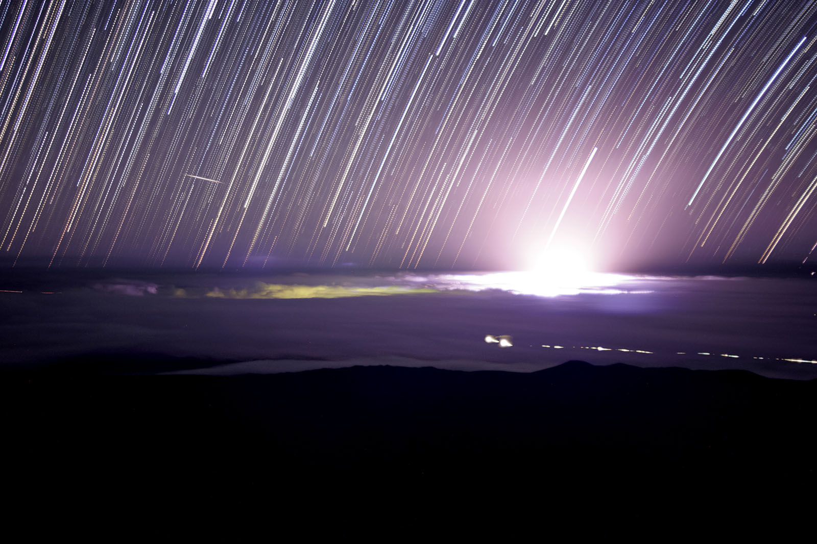 Cloud Cam Timelapse Captures Glow of Hawaii Volcano | PetaPixel