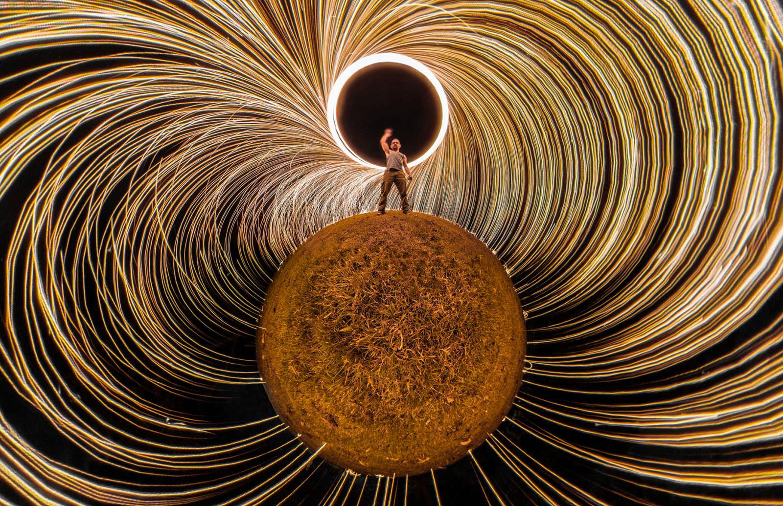 this-is-a-steel-wool-photo-shot-with-a-360-degree-camera-petapixel