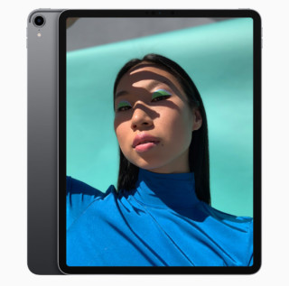 Apple's New iPad Pro Can Edit a 3GB .PSD File in Photoshop with Zero