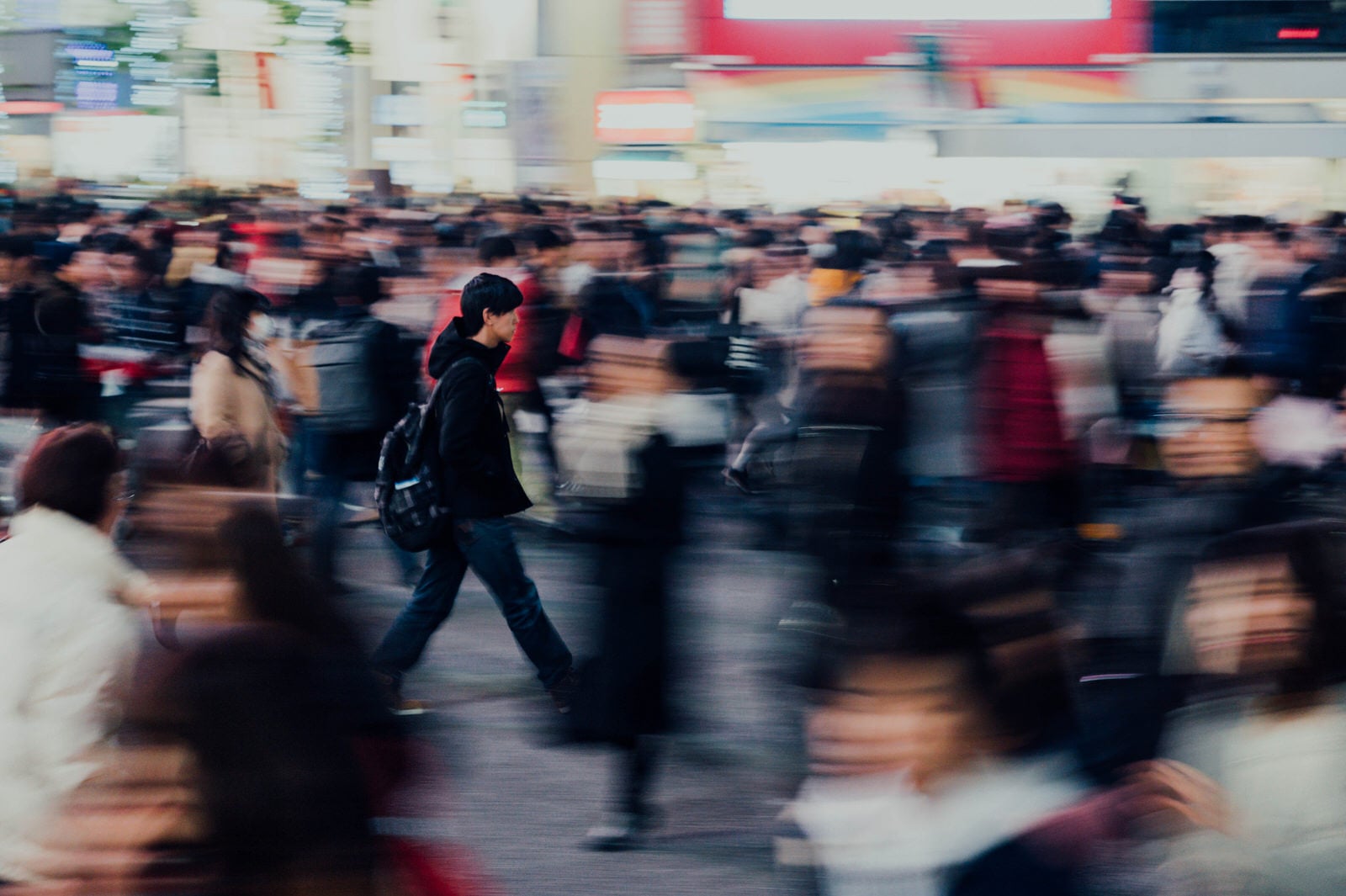 Photos of the Madness and Motion of Tokyo's Shibuya Crossing | PetaPixel