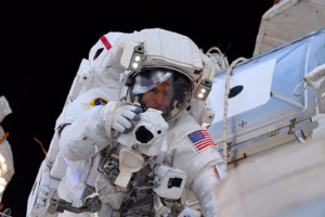 This Astronaut Shot Racetracks from Space with a Nikon DSLR | PetaPixel