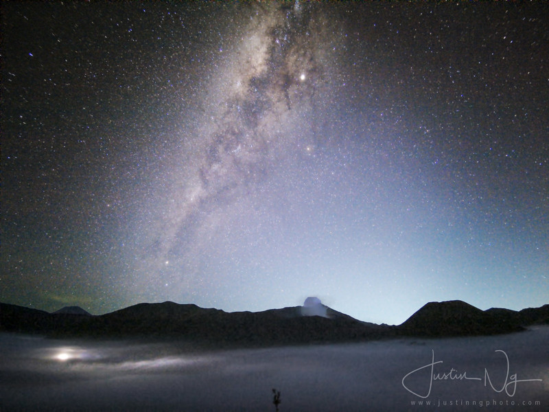 190505-Milky-Way-above-Mount-Bromo-w-800x600.jpg