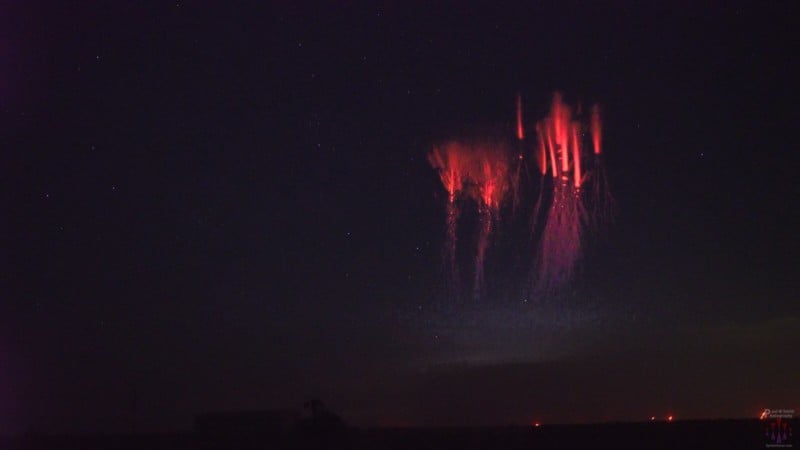 This Photographer Hunts for Rare Red Sprites Above Thunderstorms | PetaPixel