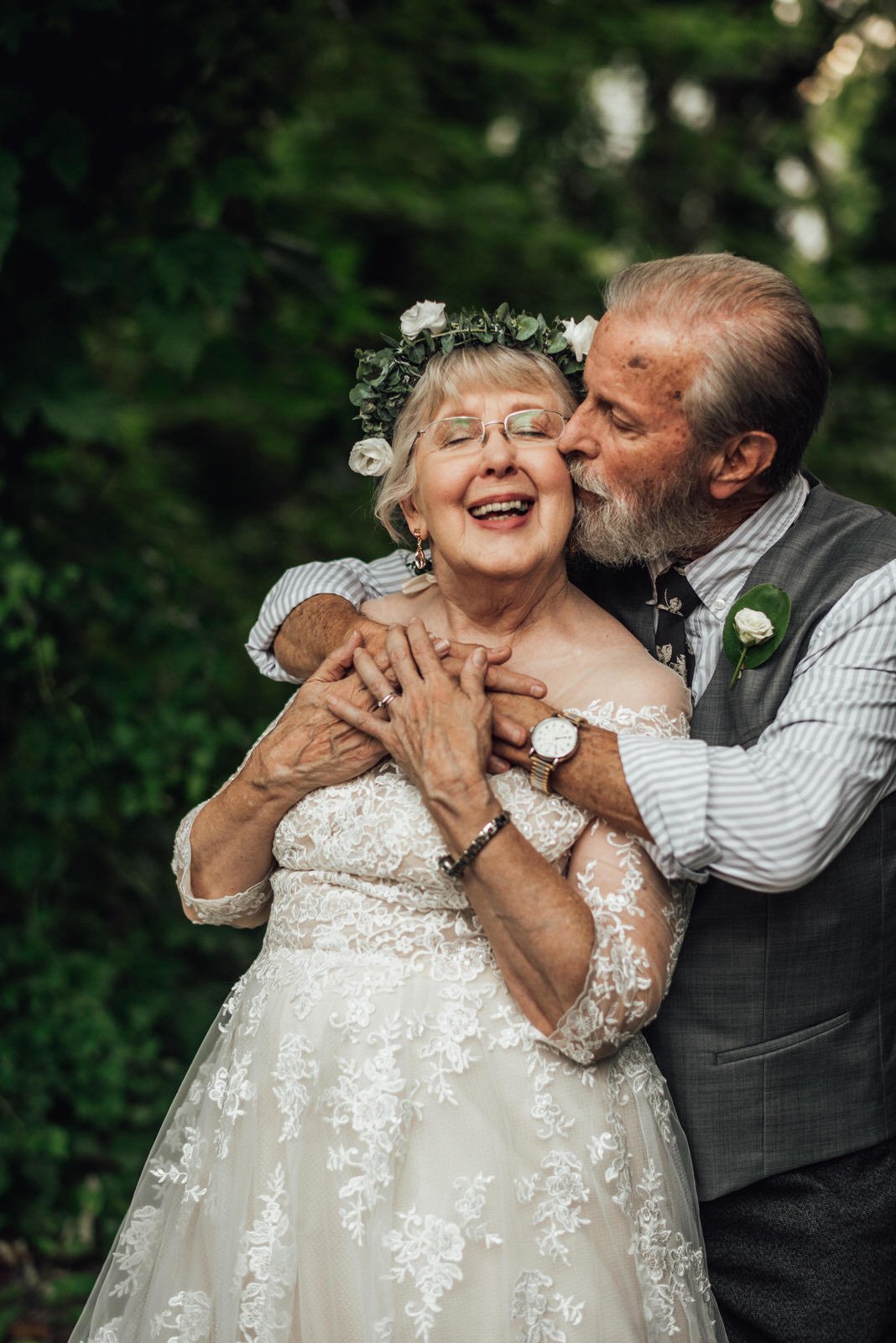 These Grandparents Posed for a 60th Anniversary Photo Shoot | PetaPixel