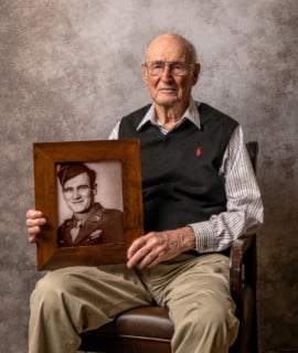 Portraits of Honor: Photographing the Last of the WWII Veterans | PetaPixel