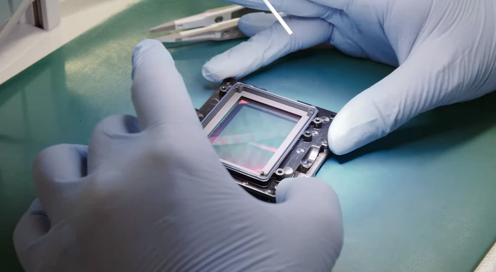 Sigma fp How the World's Smallest FullFrame Mirrorless Camera is Made