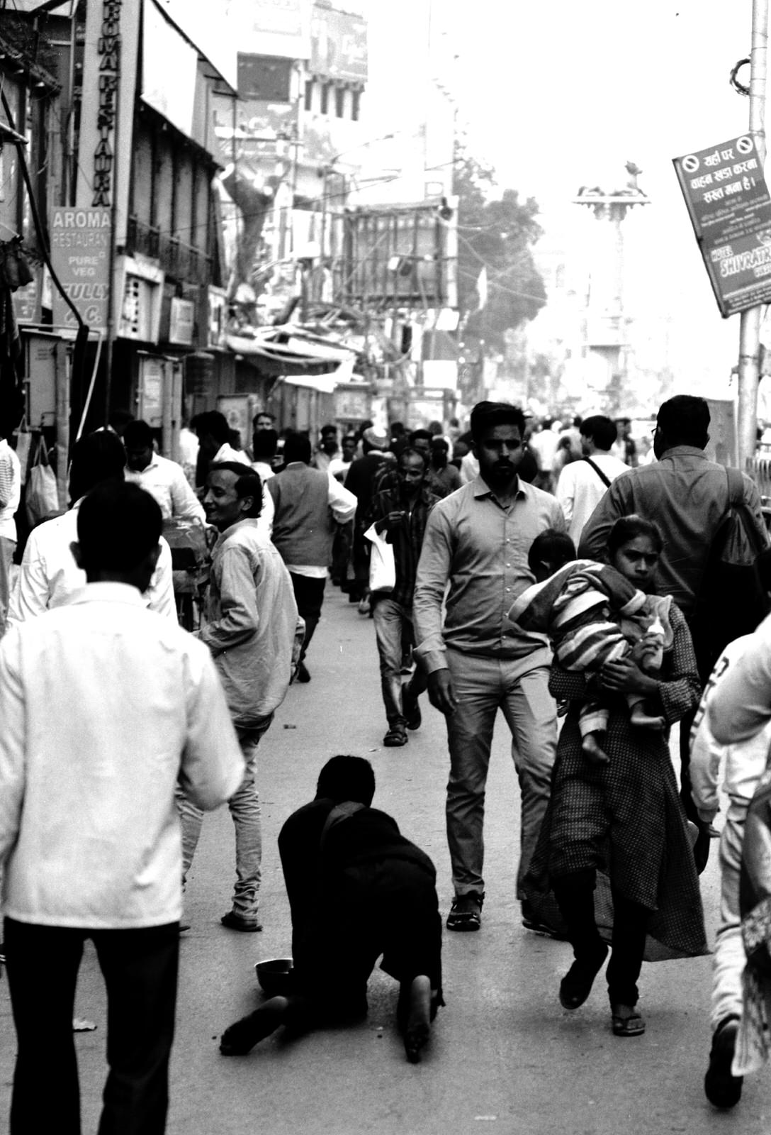 Telephoto Street Photography in India | PetaPixel