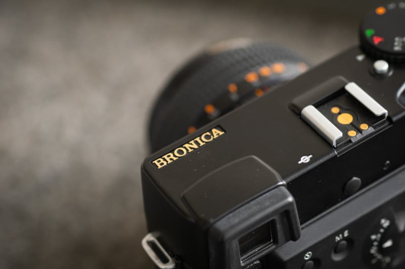 bronica rf645 off camera flash