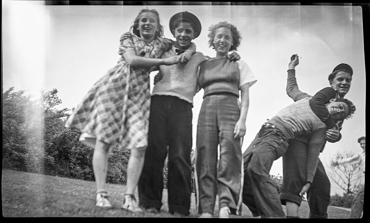 The Shoebox Negatives: My Father's Photos of 1930s Chicago | PetaPixel