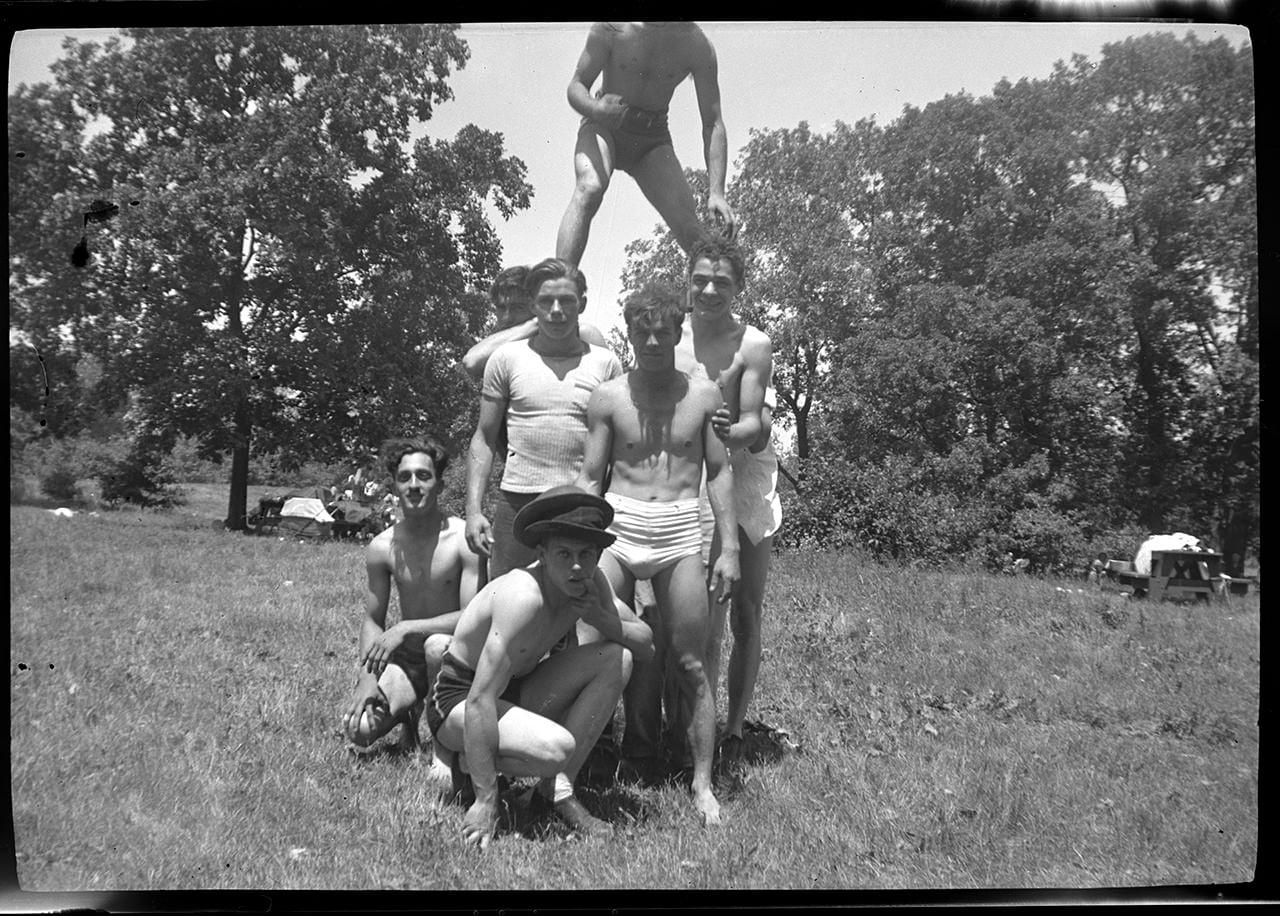 The Shoebox Negatives: My Father's Photos of 1930s Chicago | PetaPixel