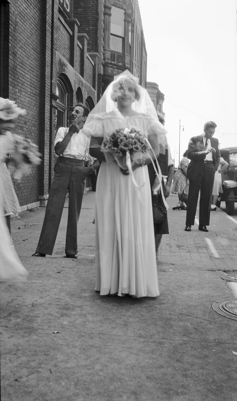 The Shoebox Negatives: My Father's Photos of 1930s Chicago | PetaPixel