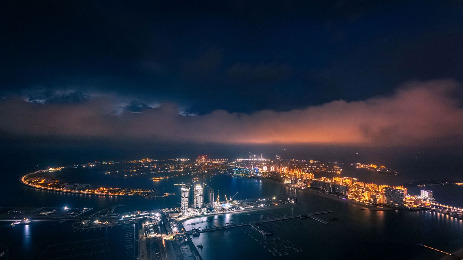 A Dubai Rainstorm Timelapse from the World's 2nd Tallest Residential