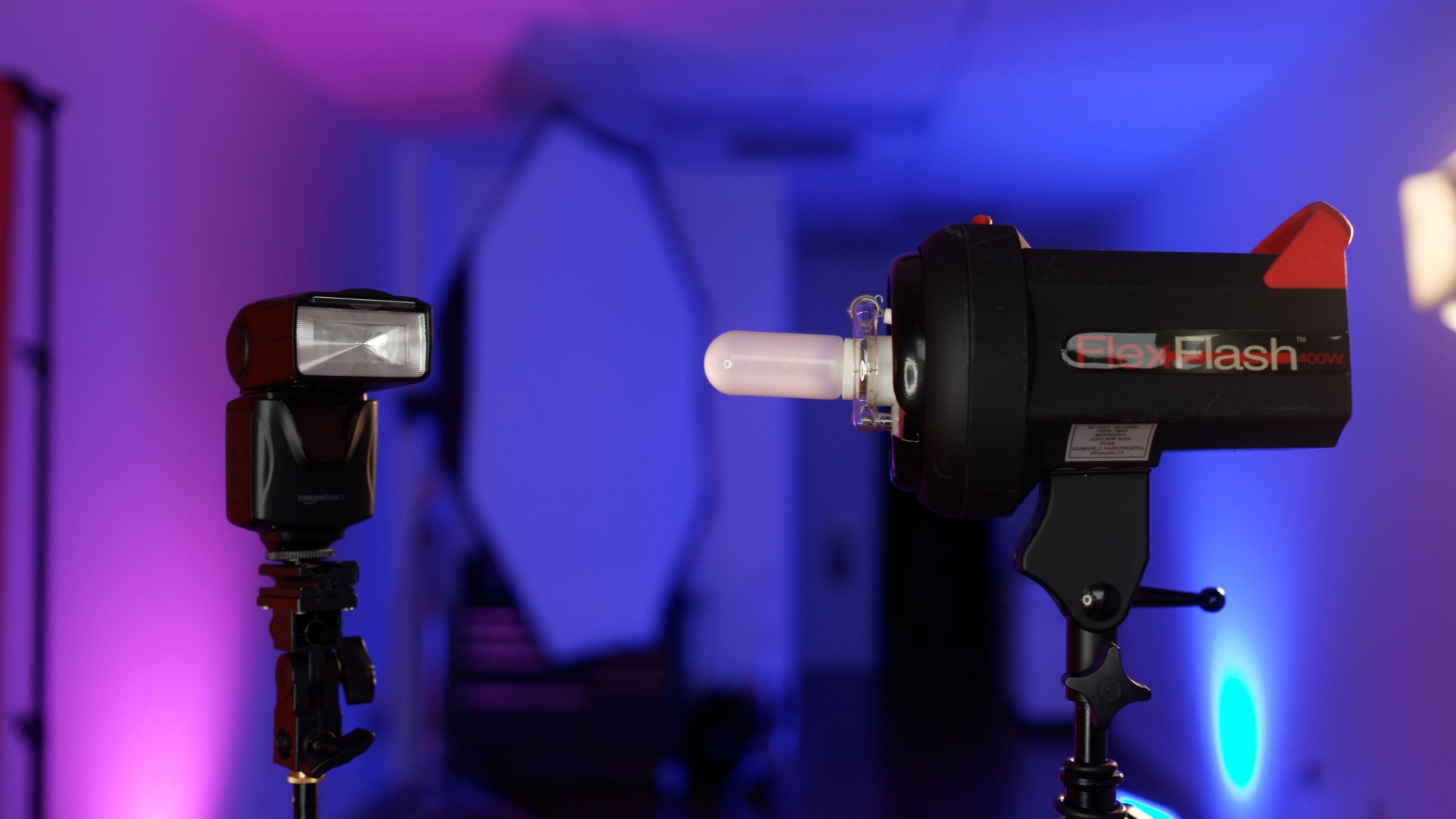 Speedlights Vs Strobes: A Guide For Beginners | PetaPixel