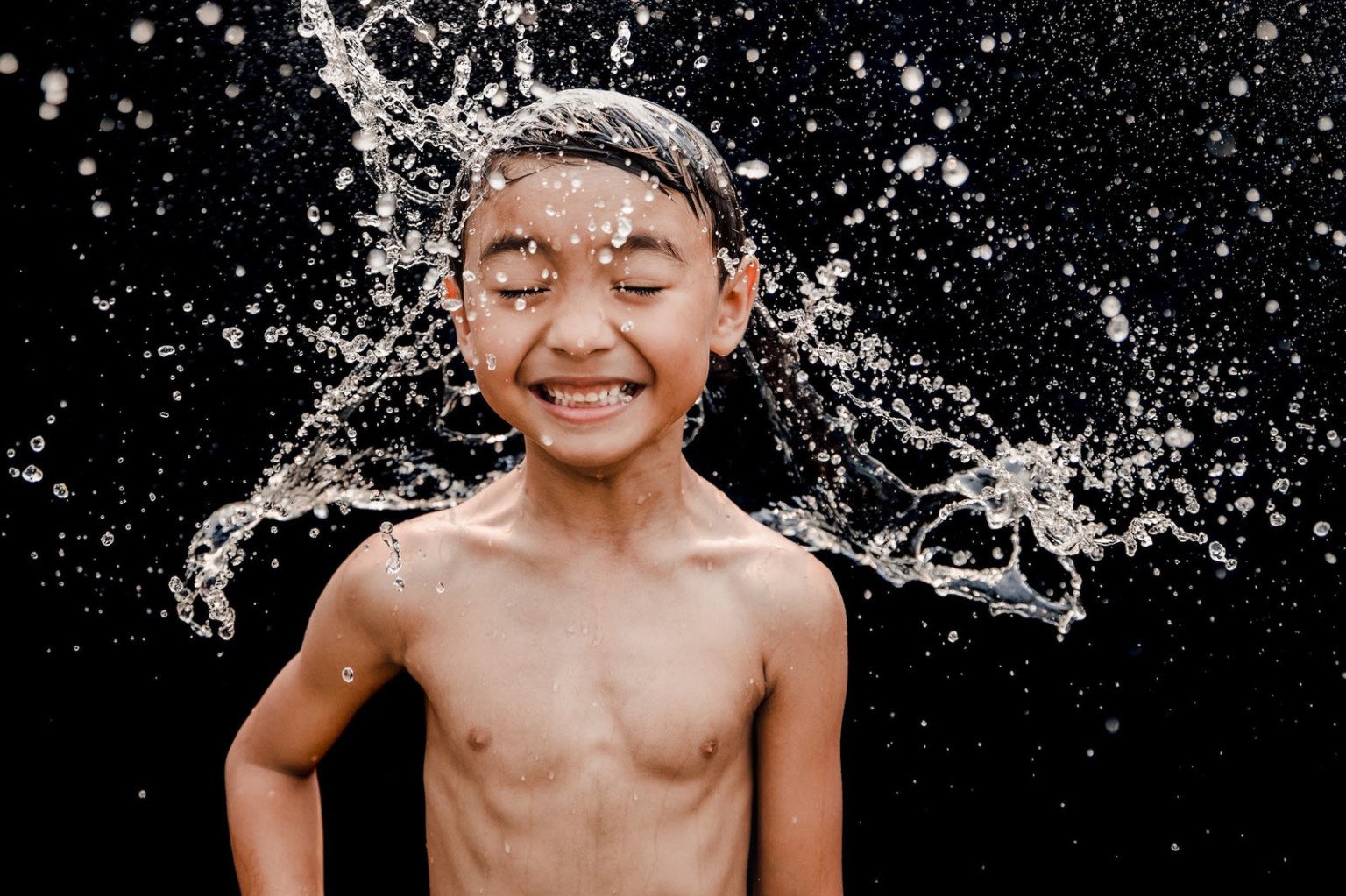 How to Shoot 'Water Hat' Portraits On the Cheap | PetaPixel