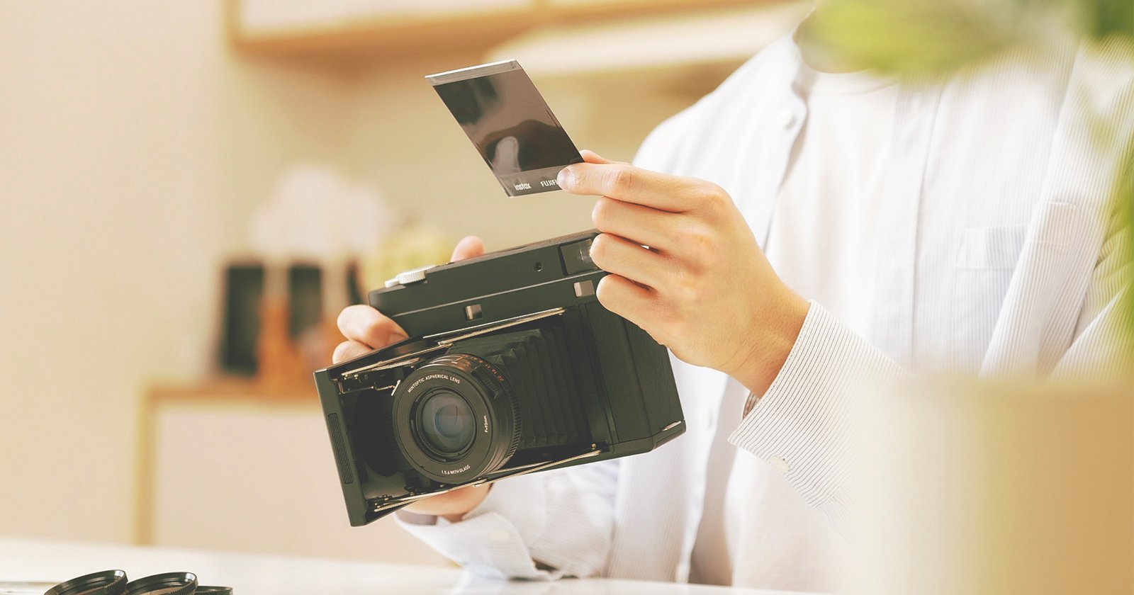 SLR670-S (Type i) - Vintage Polaroid Camera with Flash Sync