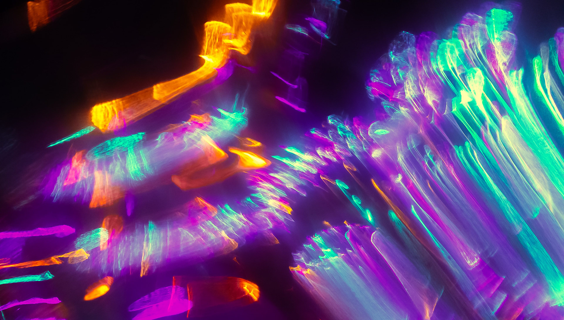 Photographing Lights Through Glassware Produces Psychedelic Results ...