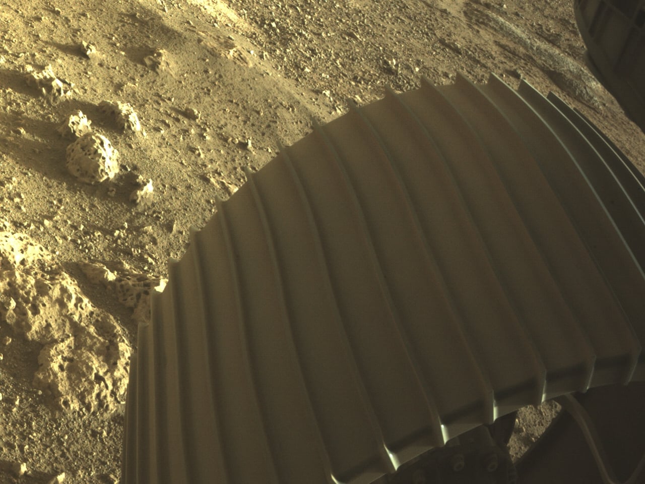 NASA's 'Perseverance' Mars Rover Has Sent Back New High-Res Photos ...