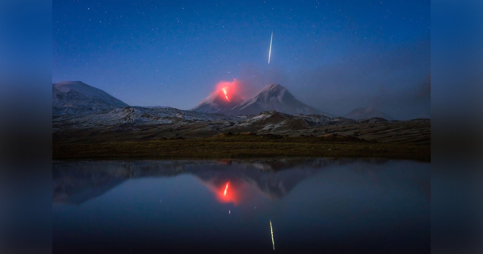 This Photographer Accidentally Shot a Meteor While Capturing a Volcano