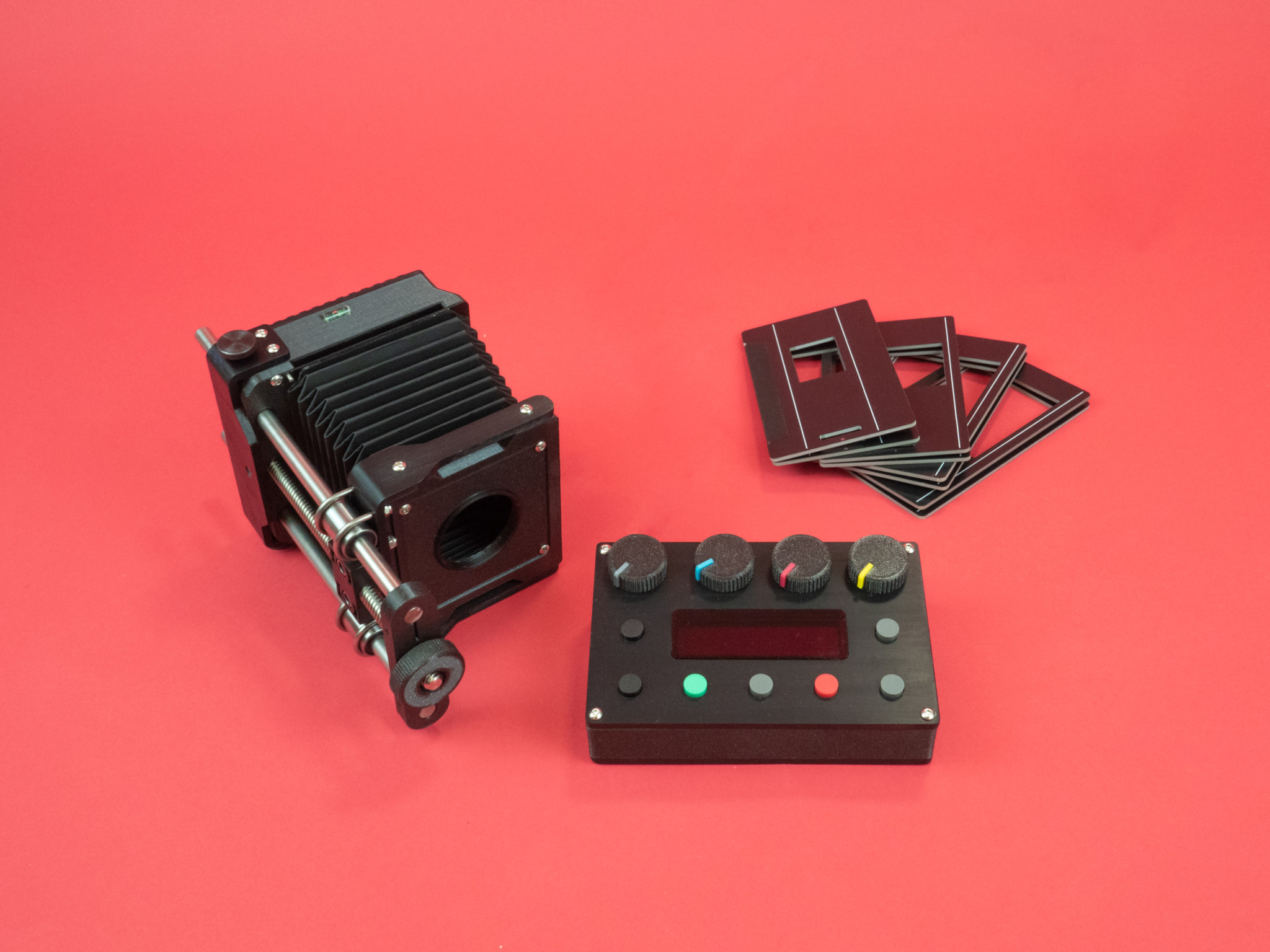 The Intrepid 35mm/120 Compact Enlarger ‘Redefines The Darkroom’ Tech