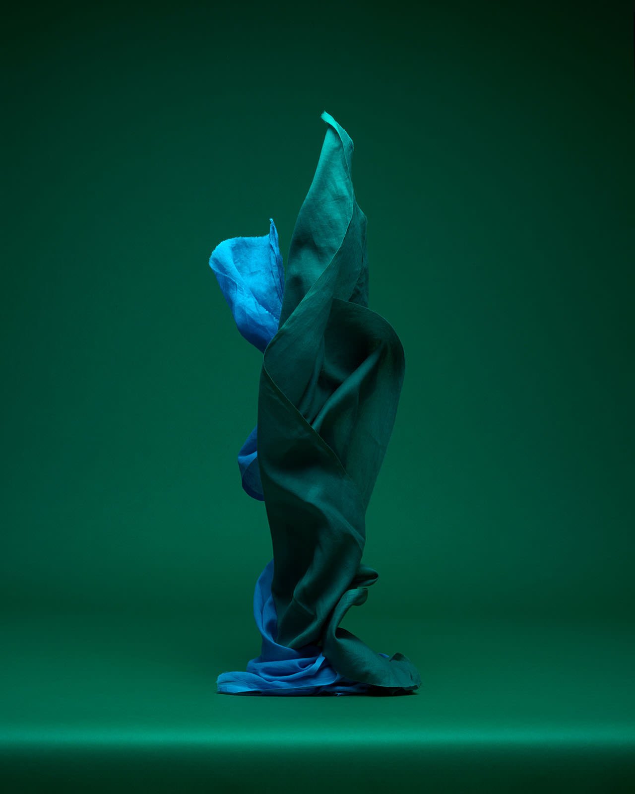 Photographer Shoots 'Dance' Photos of Fabrics in Motion | PetaPixel