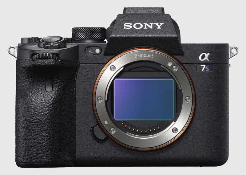 mirrorless camera mid range