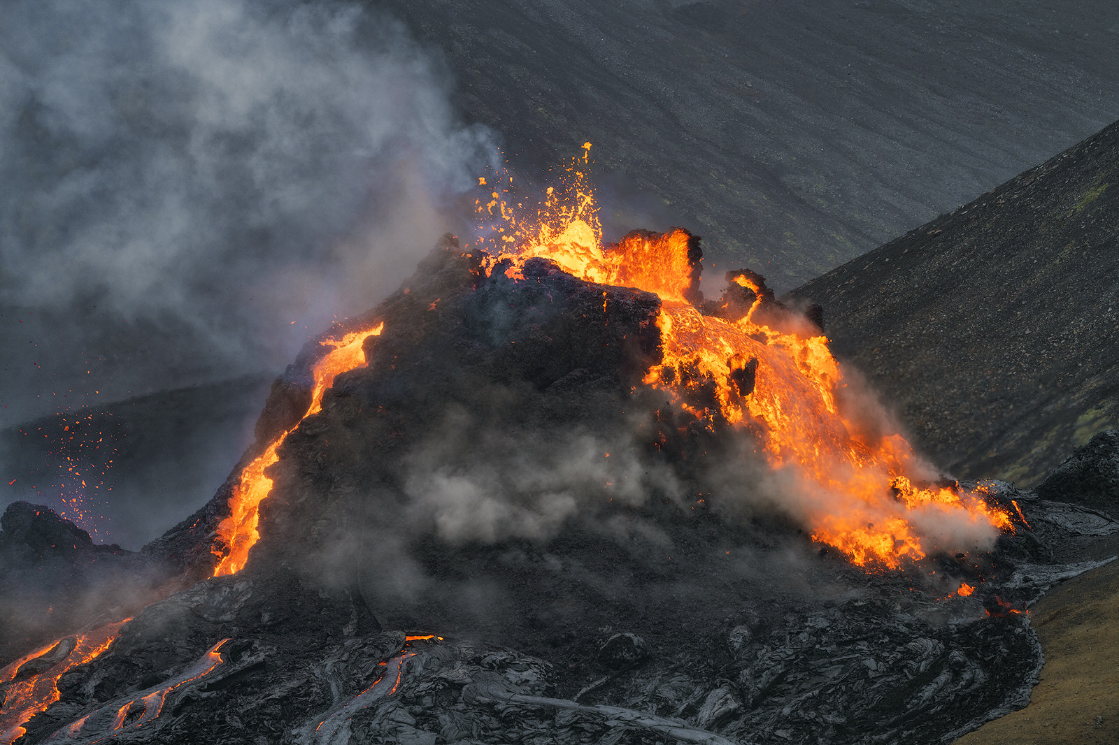 I Captured the Iceland Volcano Eruption from Up Close | PetaPixel