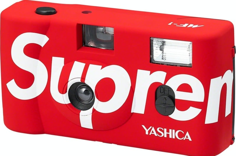 テレビ・オーディオ・カメラSupreme x YASHICA カメラ　camera 35mm Film