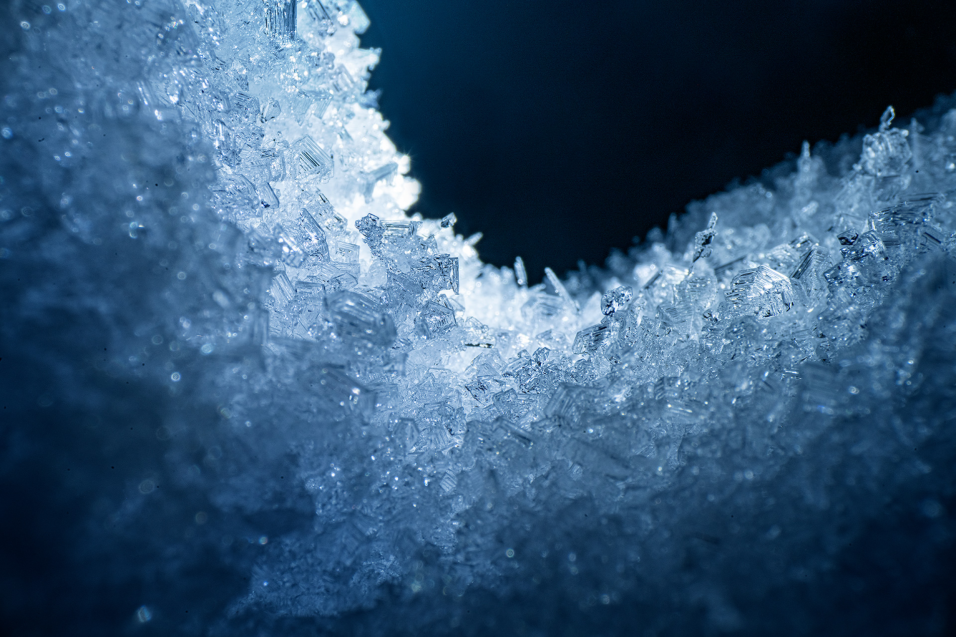 Macro Photos of Freezer Ice Accumulations Reveal Beautiful Shapes