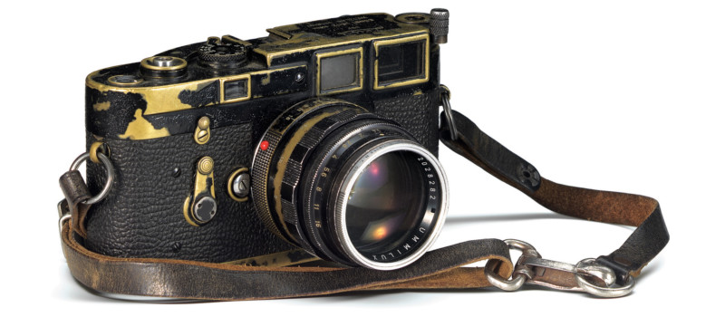 Leica Unveils the Limited Edition M10-R Black Paint