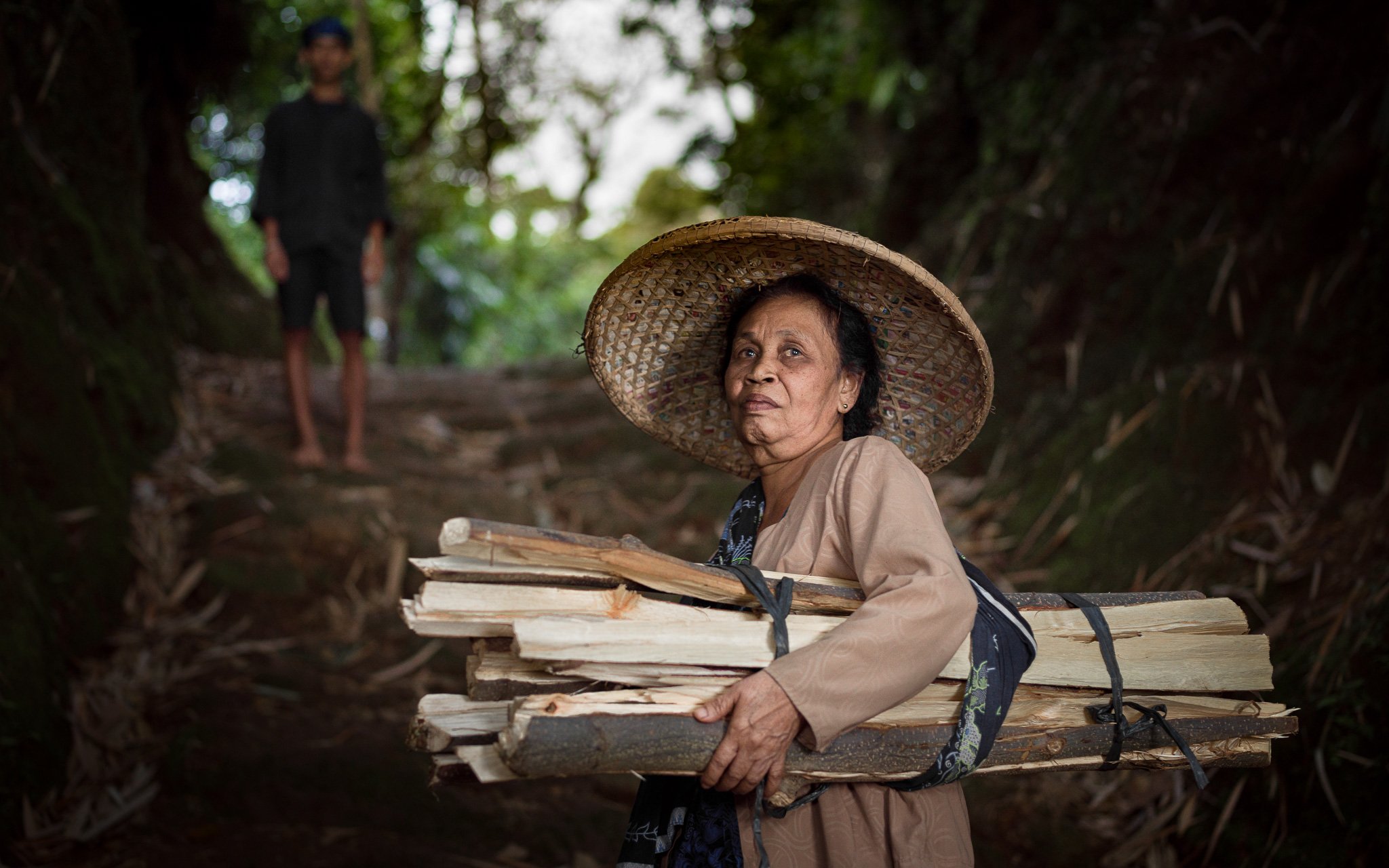 Photo Series Aims to Capture the Culture of Remote Tribes in Indonesia ...