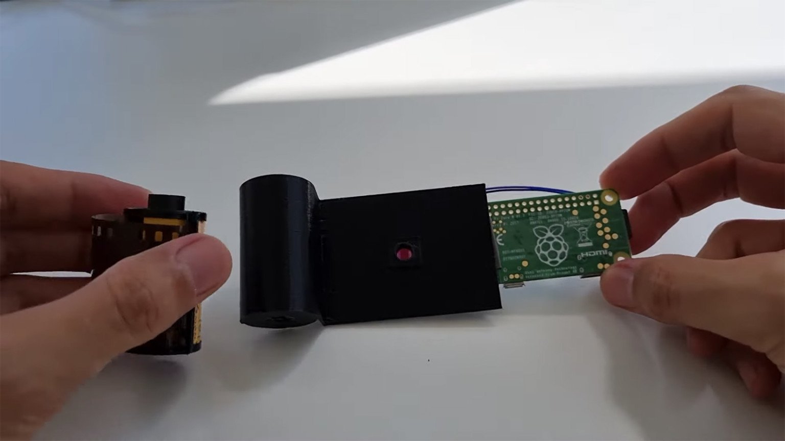 3D Printed Cartridge Turns Any 35mm Film Camera into a Digital Camera