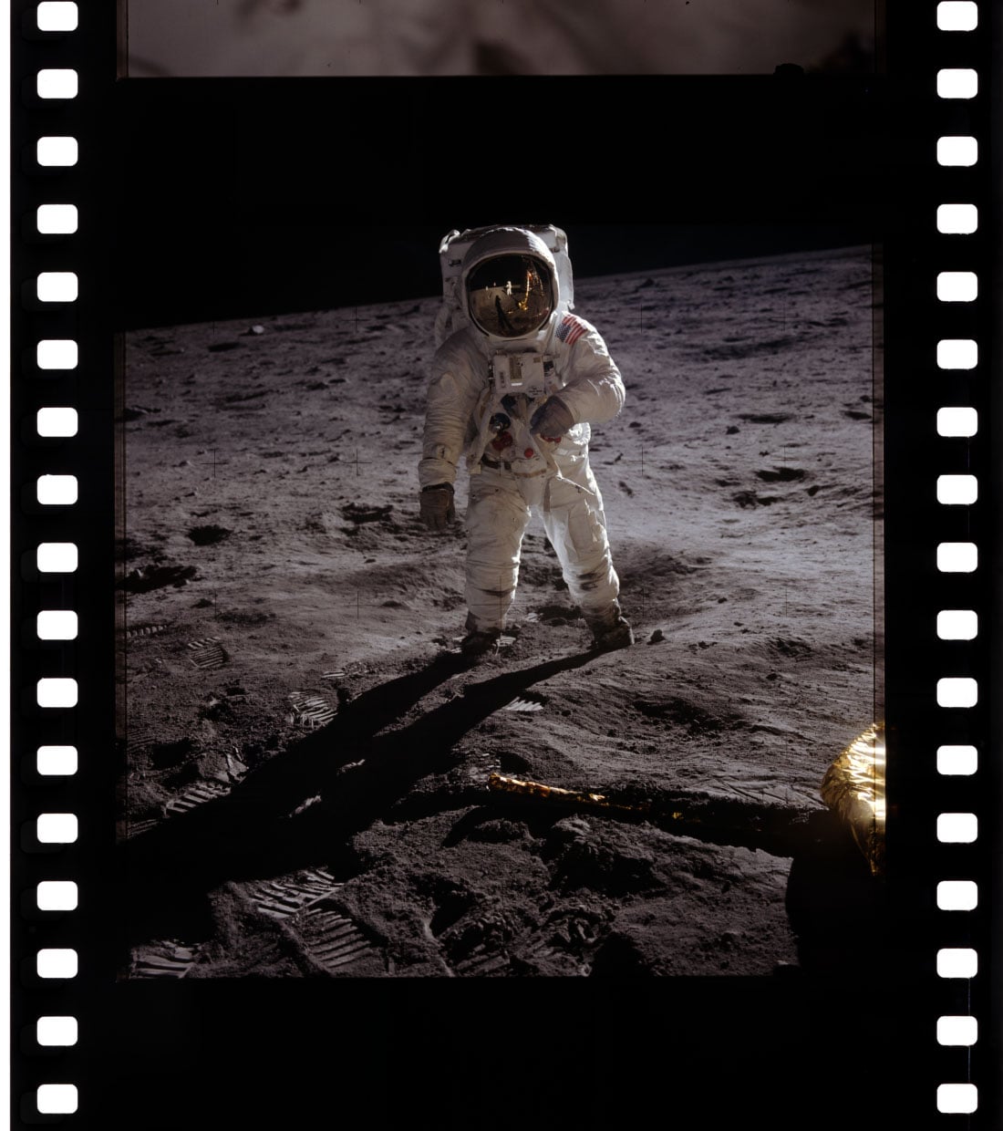 Unwrapping Buzz Aldrin's Visor in Moon Photo Reveals What He Saw ...