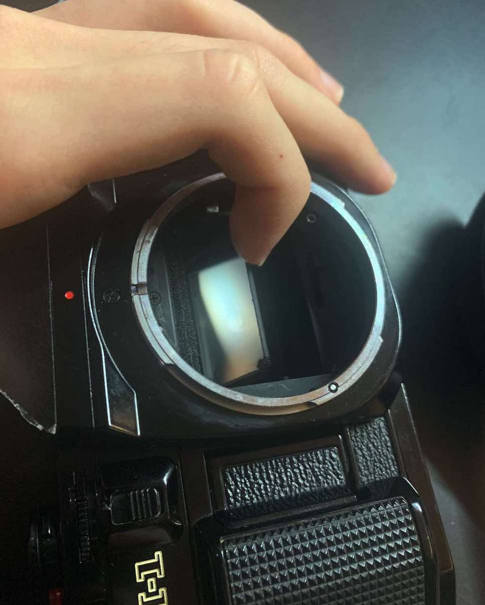 Making a DIY Film Wigglegram Lens from 3 Disposable Cameras | PetaPixel