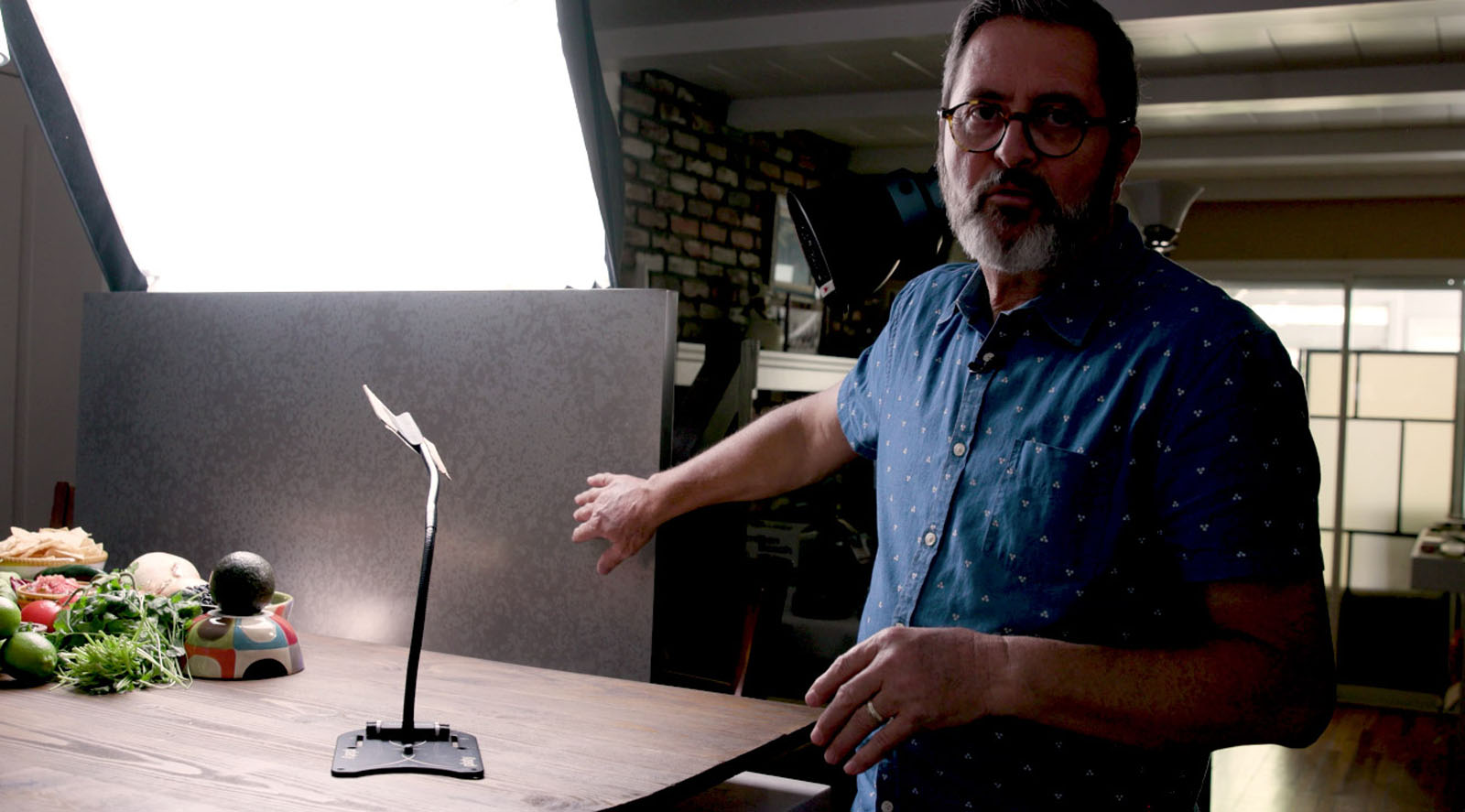 How to Do Top Back Lighting in Product Photography | PetaPixel