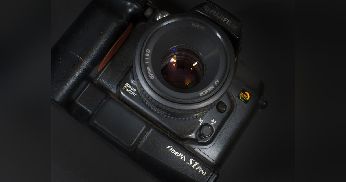 voorkomen overstroming Buitenlander Shooting with a 21-Year-Old Camera: The Fujifilm S1 Pro | PetaPixel