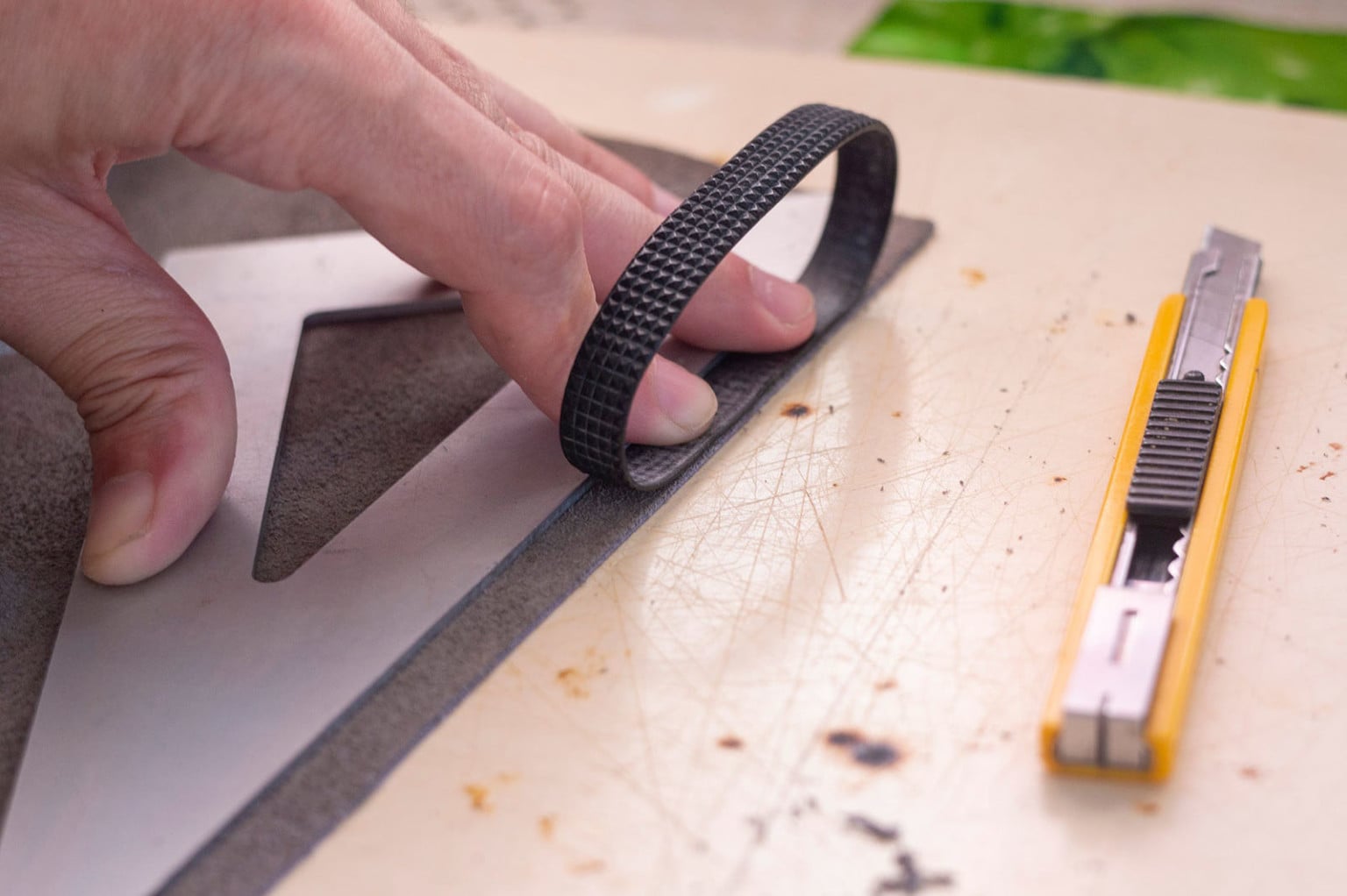 A DIY Way to Fix Loose Rubber Rings on Camera Lenses | PetaPixel