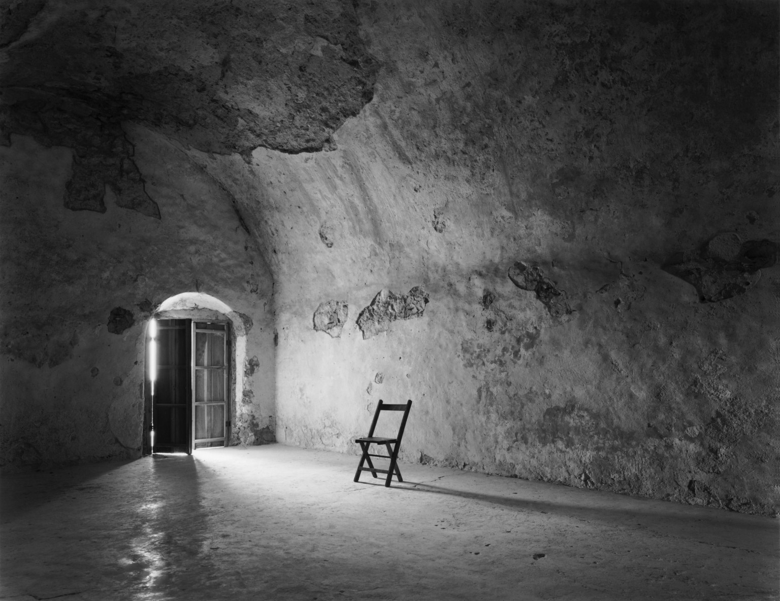 How it Was Shot: 'Chair and Shadow' in San Miguel, Mexico | PetaPixel