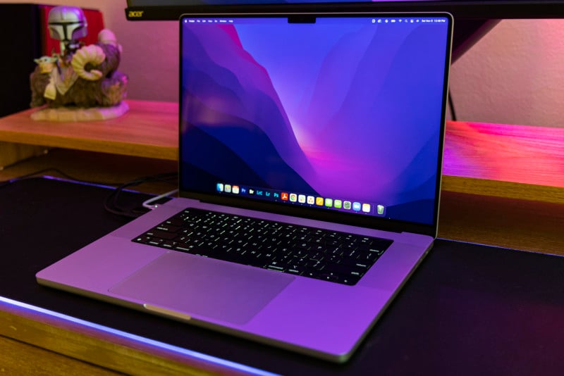 Apple MacBook Pro مع M1 Max