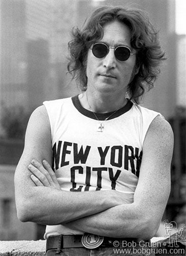 John Lennon on rooftop in New York City. August 29, 1974. © Bob Gruen