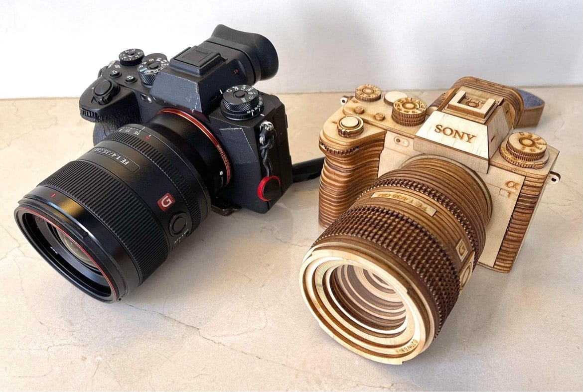 This Talented Artist Custom Makes Incredibly Detailed Wooden Cameras ...