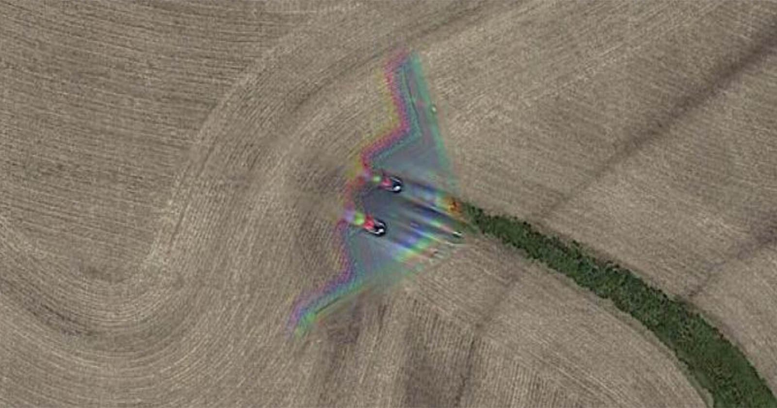 stealth-bomber-seen-in-a-google-maps-sat