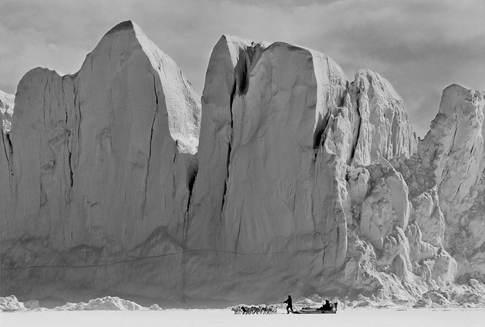 Stark Black and White Photos Capture Life in a Melting Arctic | PetaPixel