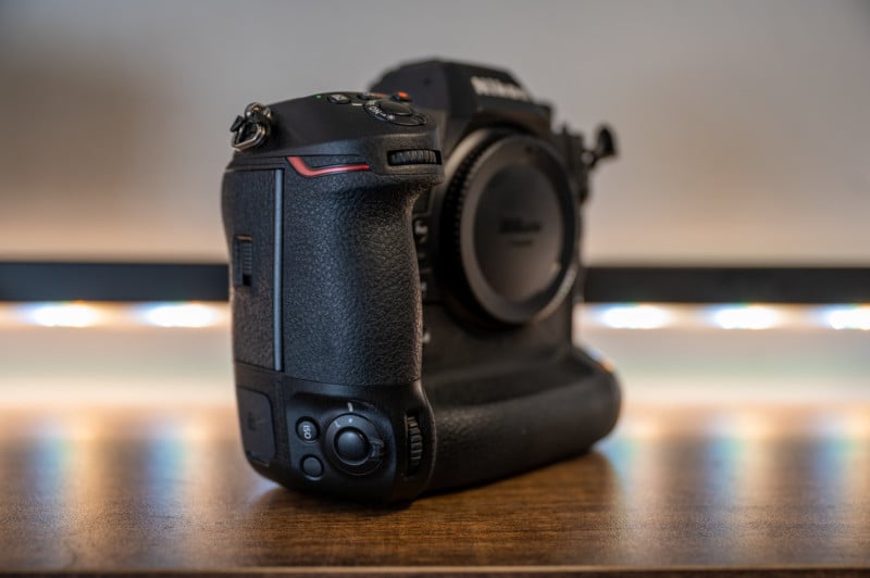Nikon Z9 पकड दृश्य
