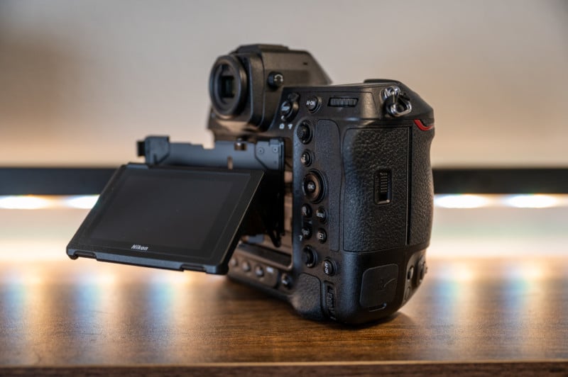 Nikon Z9 पिव्होट डिस्प्ले