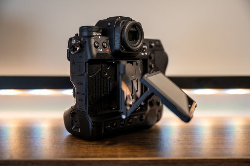 Nikon Z9 पिव्होट डिस्प्ले 2