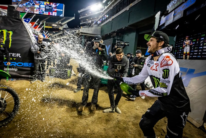 Hands-On with the Canon R3: Shooting Motocross