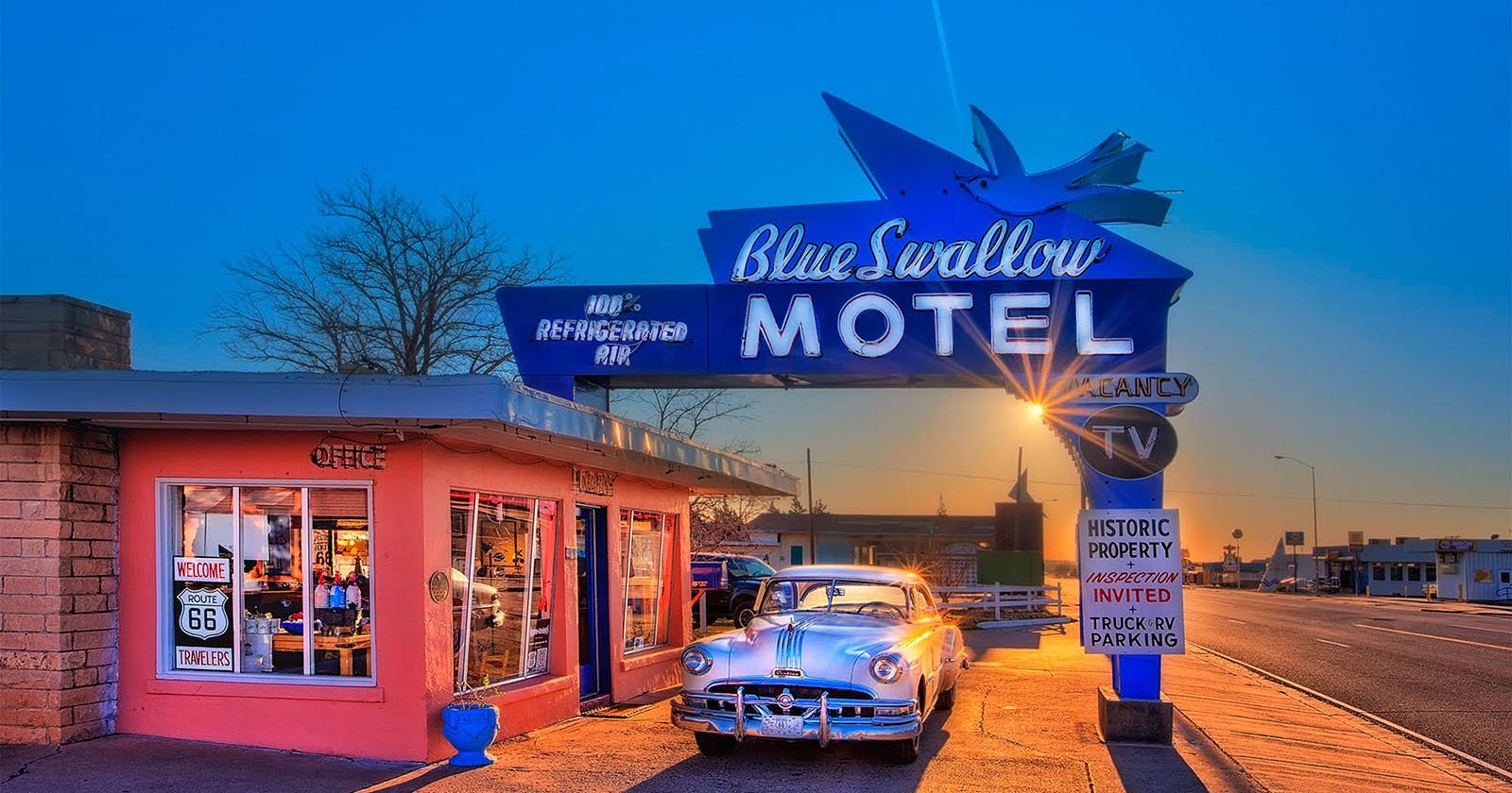 How Photographer Rick Sammon Shot the Blue Swallow Motel in HDR